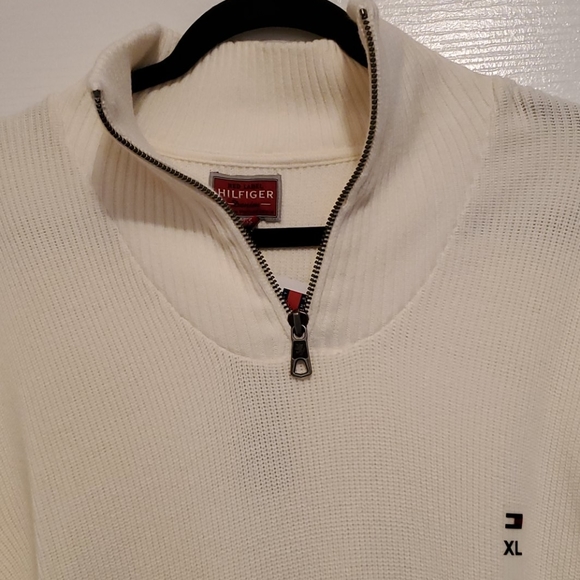 NWT, Tommy Jeans sweater - Picture 2 of 4